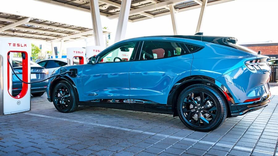 Ford’un Elektrikli Çıkmazı: 16 Milyar Dolarlık Kayıp ve Stratejik Geri Vites